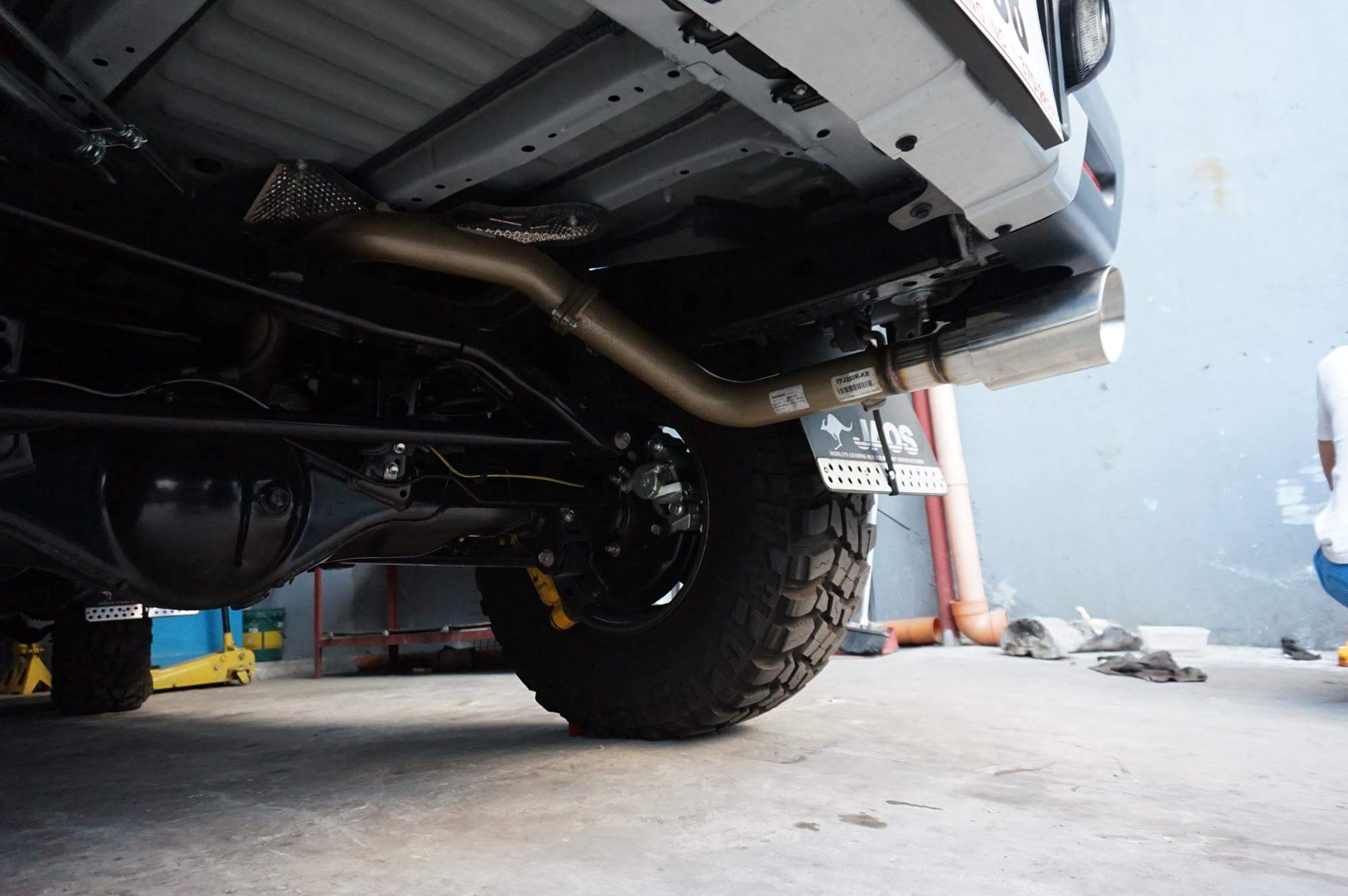 pacemaker king brown FJ cruiser sports exhaust fitted